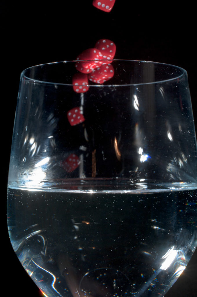 2019-02-10 - Residenzia - HolyHalla - Glücksspielchen - Würfel wässern