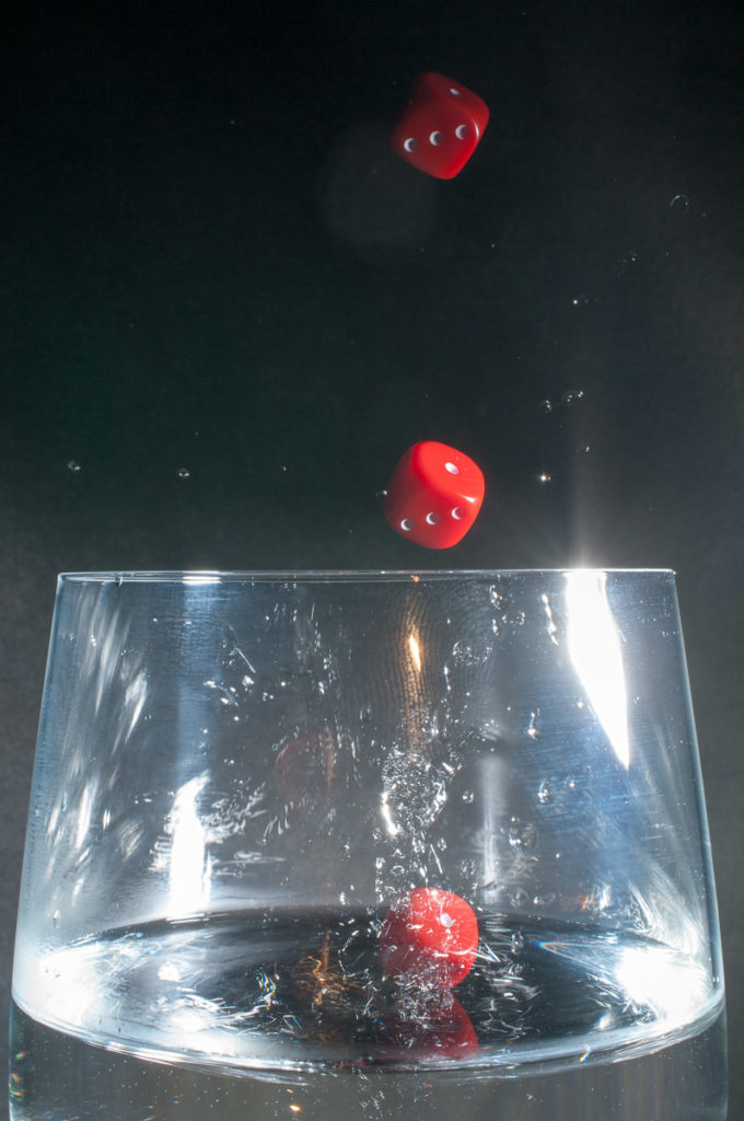 2019-02-10 - Residenzia - HolyHalla - Glücksspielchen - Würfel wässern