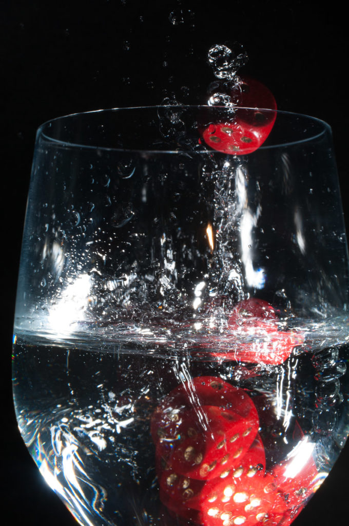 2019-02-10 - Residenzia - HolyHalla - Glücksspielchen - Würfel wässern