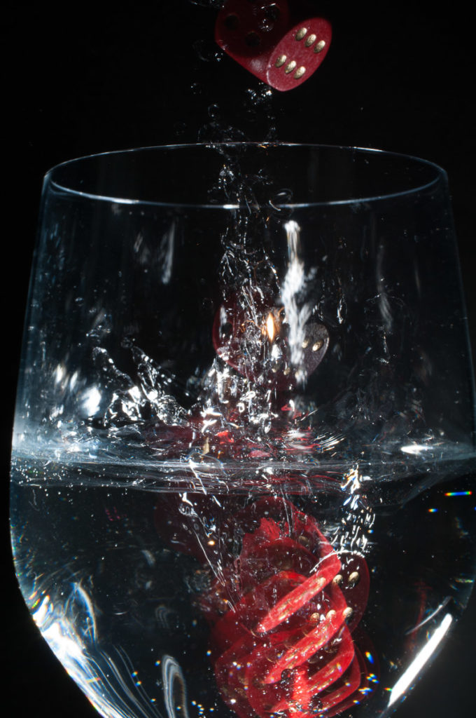 2019-02-10 - Residenzia - HolyHalla - Glücksspielchen - Würfel wässern